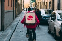 Bijklussen via Uber of Temper krijgt straks andere regels